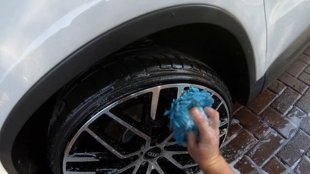 Expensive Wheel Cleaning Secrets - Detail like a PRO ep.1 смотреть онлайн