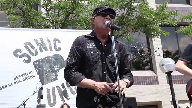Mitch Ryder at Bank of Ann Arbors Sonic Lunch смотреть онлайн