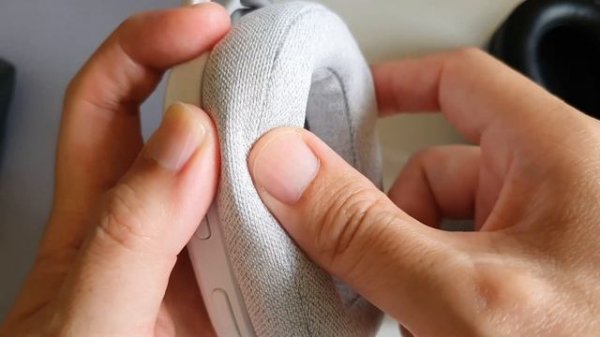 Logitech Zone Vibe 100 review - Surprised to see what’s in the box