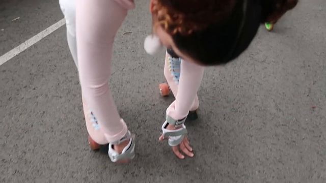 ANDEI DE PATINS NA PRISÃO! ? MINHA SEGUNDA AULA DE PATINAÇÃO смотреть онлайн