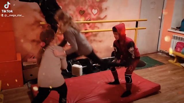 ***МЕГА*STAR***Черлидинг. Трюки в танцах. Тренировка смотреть онлайн