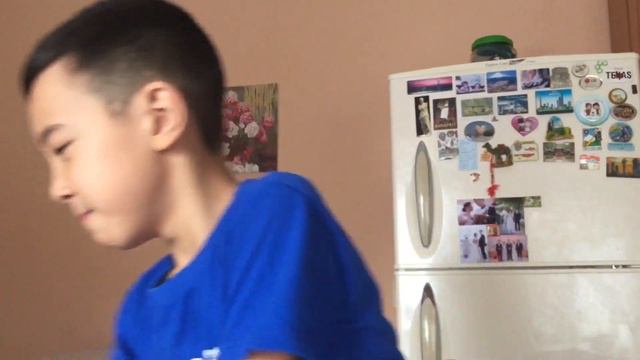 CHALLENGE: угадай, что у тебя во рту! Игра с изучением английского. смотреть онлайн