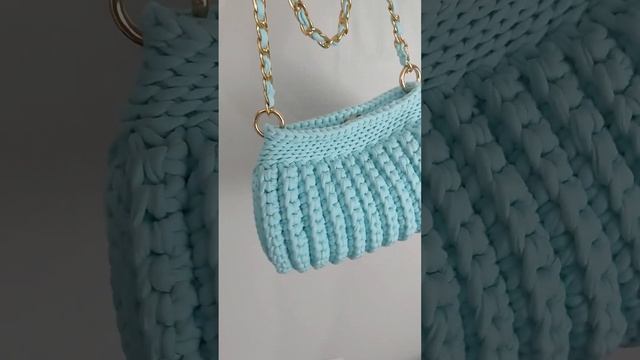 Сумка едет к своей хозяйке #shortsvideo #shortsyoutube #bags #сумка смотреть онлайн
