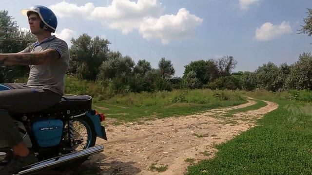 Обзор старого советского мотоцикла с коляской. Иж Юпитер 3К в отличном состоянии для своих лет. смотреть онлайн
