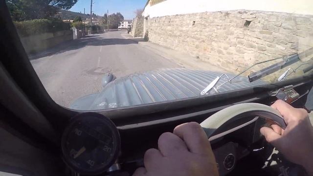 Citroën 2cv AZ 1956 à Limoux смотреть онлайн