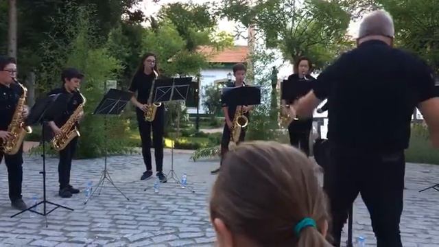 Actuación de la orquesta Adolphe Sax en Marmolejo. смотреть онлайн