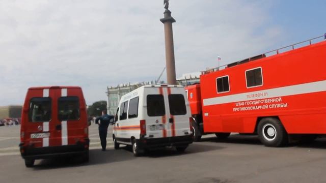 пожарные машины на дворцовой площади смотреть онлайн