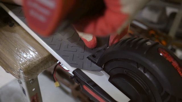 Замена заднего крыла электросамокатов MIDWAY смотреть онлайн