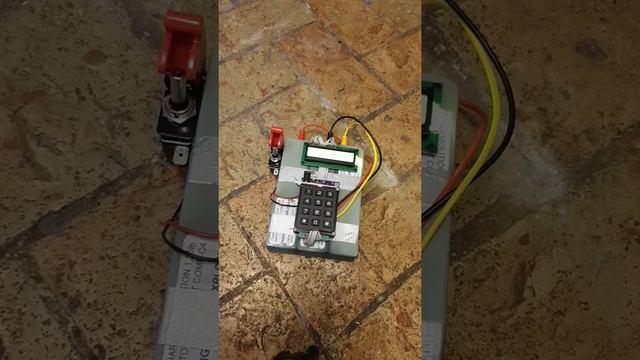 I made a CSGO C4 prop IRL смотреть онлайн