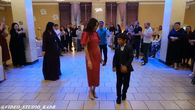 ТАНЦЫ НА КАБАРДИНСКОЙ СВАДЬБЕ смотреть онлайн