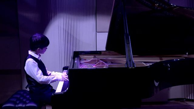 André Lange performs Beethoven Sonata no 13 in C minor (Pathétique) смотреть онлайн