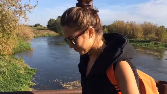 Поездка на велосипедах, старый мост смотреть онлайн