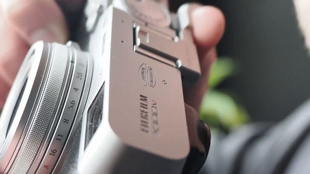 Fujifilm Retro Dials Versus Modern Wheels - X-T5, X100v And X-H2 Camera Design Philosophies Compare