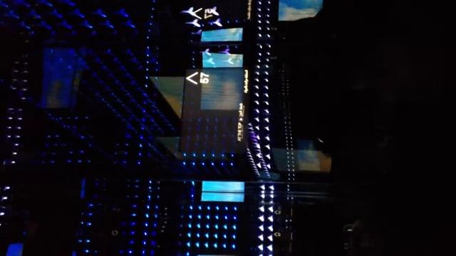 Поднимаюсь на 124 этаж небоскреба Бурж Халифы, Дубай. Скорость лифта 10 м/с смотреть онлайн