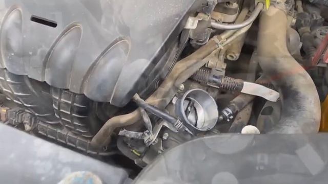 Чистка дроссельной заслонки и замена воздушного фильтра в Mitsubishi Outlander 3 / Аутлендер 3 смотреть онлайн