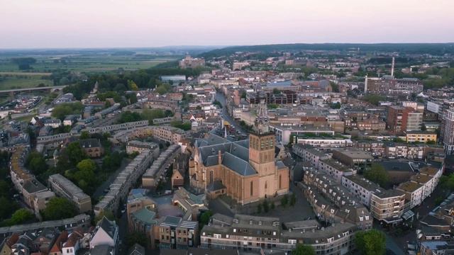 St. Stephen's Church in Nijmegen, Netherlands | DJI Mini 2 смотреть онлайн