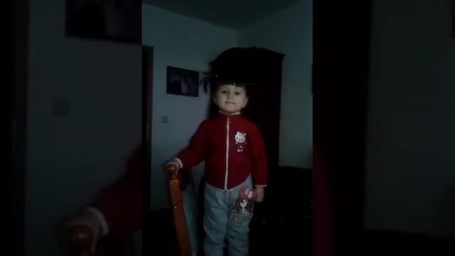 Диане 2 годика. И это её первые стихи на Новый год!