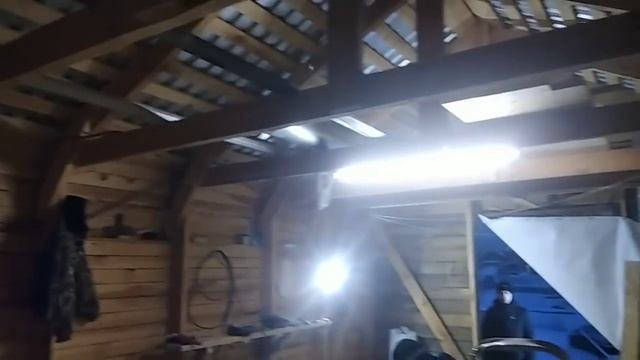 Купил доски.Уборка на втором этаже.Доски теперь под укрытием. смотреть онлайн