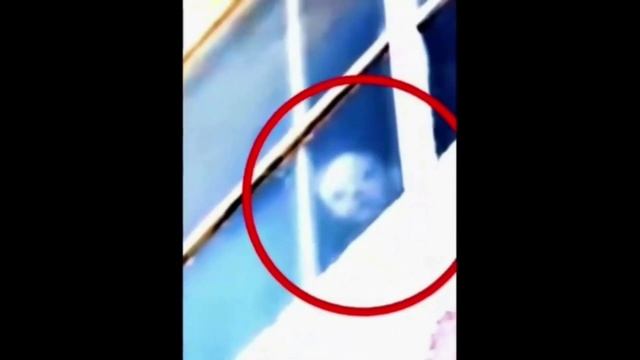 ЭТО СУЩЕСТВО ПОПАЛО НА КАМЕРУ. ЧТО ЭТО ТАКОЕ? Страшные видео смотреть онлайн