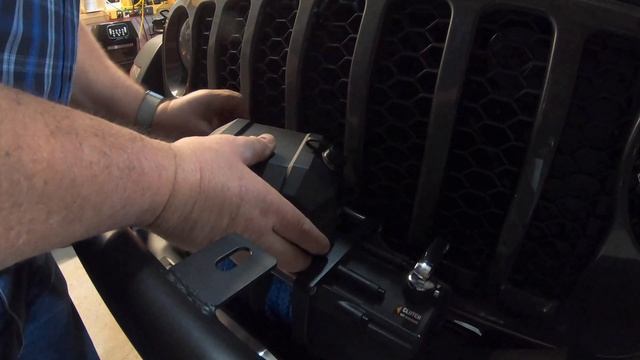 How to install a Winch - Jeep Gladiator / Wrangler JT TJ YJ JK JL смотреть онлайн