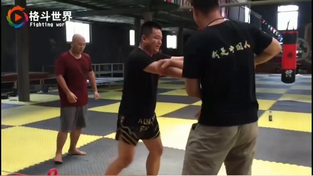tai chi leilei fight tianye when training pathetic!太极雷雷和田野两打起来了 смотреть онлайн
