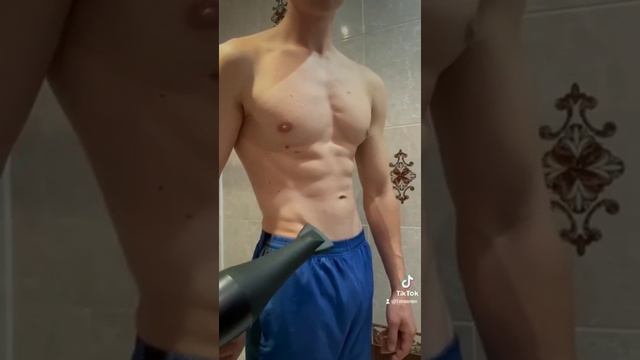 КАК НАКАЧАТЬ ПРЕСС ЗА 10 СЕКУНД смотреть онлайн