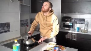 Робот пылесос убирает кухню + ПОТОП в квартире!!