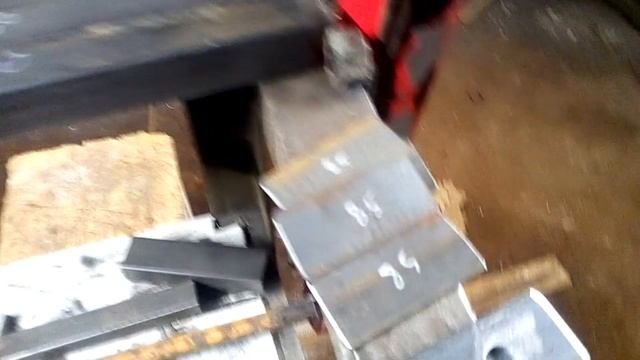 В погоне за безопасностью. Дополнение скамьи страховочными упорами #25 смотреть онлайн