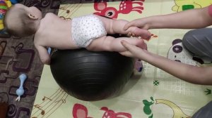 Массаж Упражнения на фитболе Гимнастика для ребенка 6 - 9 месяцев