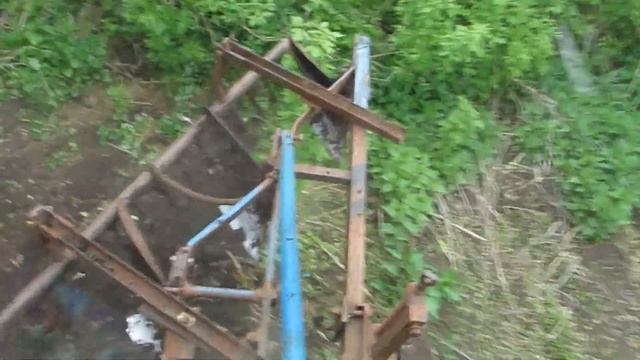 ВЕСЕННЯЯ ВСПАШКА ОГОРОДА ТРАКТОРОМ Т-25. смотреть онлайн