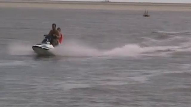 Fun In The Sun Jet Ski Dovercourt Bay #1 0001 смотреть онлайн