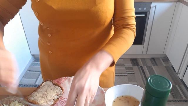 С Галиной по,,малину,, Приготовление сыра. Handkäse mit ,,Musik,, смотреть онлайн