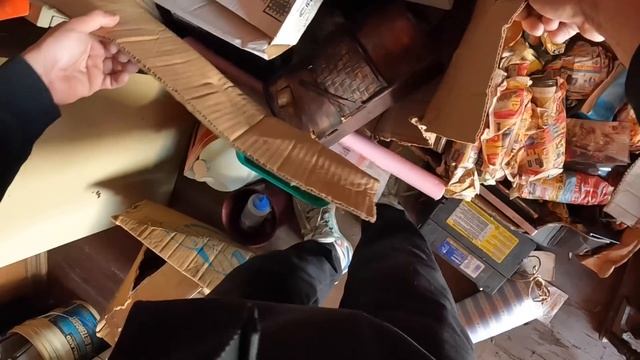 Paid $300 for SHIPPING CONTAINER & found a JACKPOT i bought an abandoned storage unit смотреть онлайн