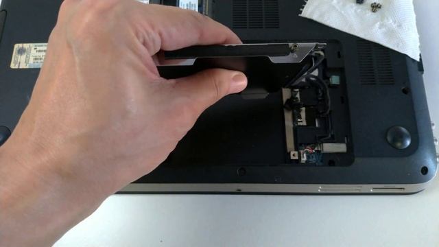 How To Upgrade Install New Samsung SSD Into Your HP Notebook смотреть онлайн