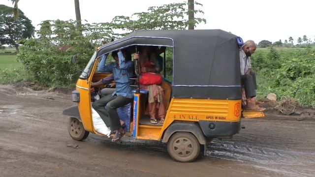 Passenger Auto Rickshaw Going On The Dirty Road | TukTuk Auto Rickshaw Video | Tuk Tuk Racing смотреть онлайн