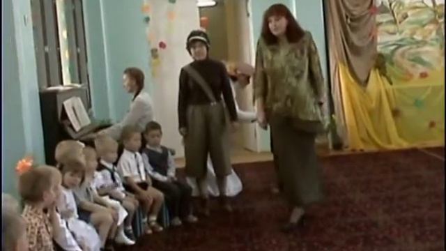 Домашний видеоархив / День осени в садике 2004 смотреть онлайн