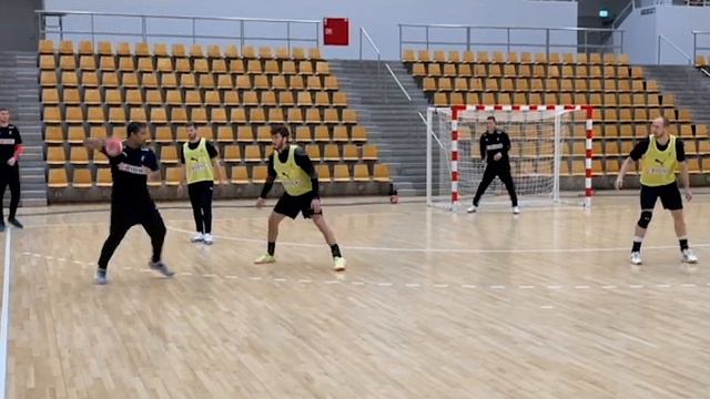 Jacob Lassens, Mads Hoxers og Aron Mensings første A-landsholdssamling - del 2 смотреть онлайн