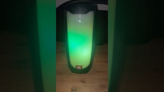 JBL pulse 4 Extreme bass test 100% volume смотреть онлайн