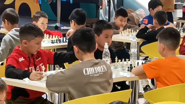 Турнир по шахматам среди детей г. Бишкек смотреть онлайн