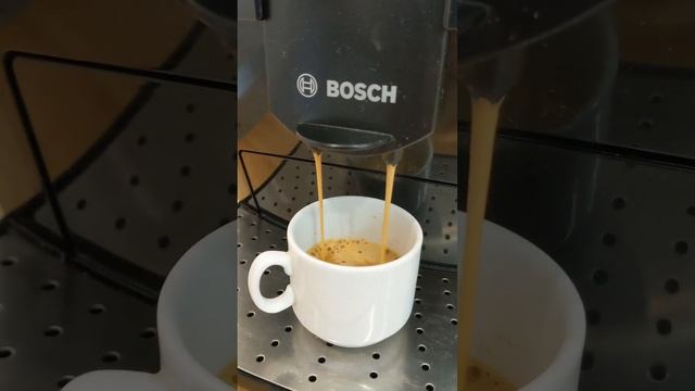 Кофемашина BOSCH BENVENUTO CLASSIC демонстрация работоспособности смотреть онлайн