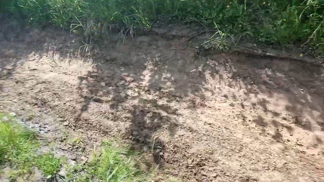 Хендай Туссан преодолевает брод