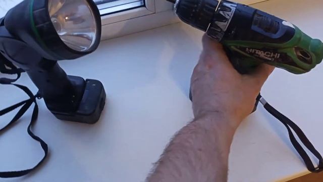 Шуруповёрт Hitachi 12V смотреть онлайн