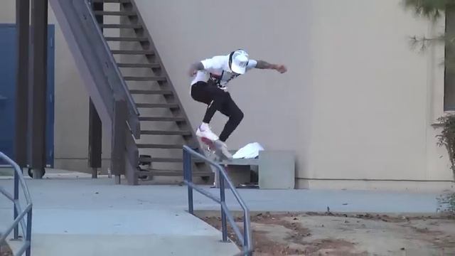 Nike SB | Nyjah Huston | Need That Extras смотреть онлайн