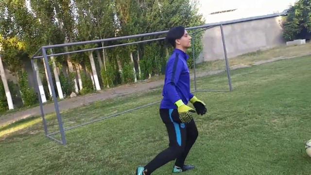 ЗАБЕЙ ГОЛ ЧТОБ ОСТАТЬСЯ СУХИМ/Проиграл выполнил наказание! смотреть онлайн