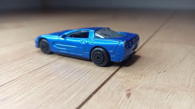 model cars collection Welly: Chevrolet Corvette 1999 смотреть онлайн