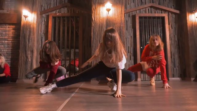 #dinozorlar / Intermediate X - Y / CHOREOGRAPHY BY SELEN ÖZTÜRK смотреть онлайн
