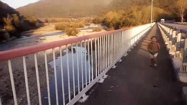 Ромка едет к Гри. Река Аше смотреть онлайн