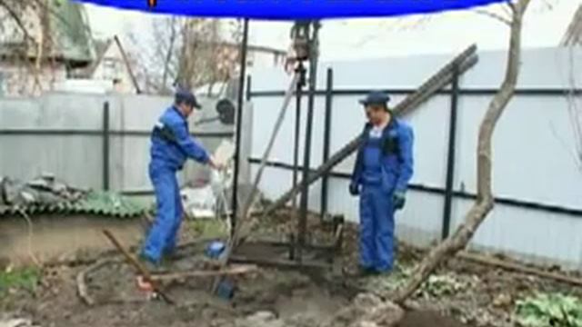 Скважина видео обучающее. Бурение на МГБУ. Малогабаритная буровая установка. смотреть онлайн