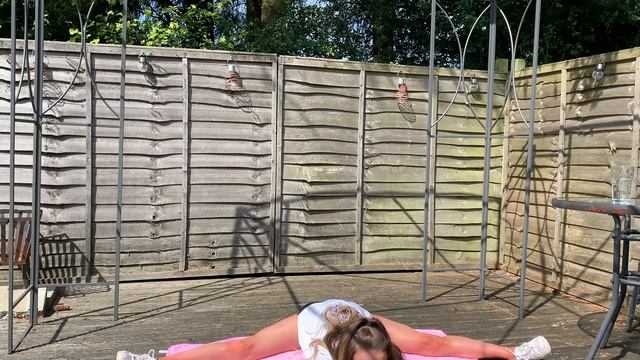 STRETCHING ROUTINE *TUTORIAL* AS A CHEERLEADER смотреть онлайн