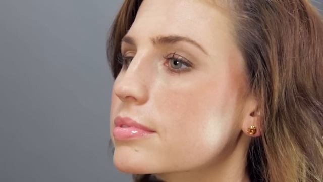 How to Use a Kabuki Brush : Makeup Tool Guides смотреть онлайн